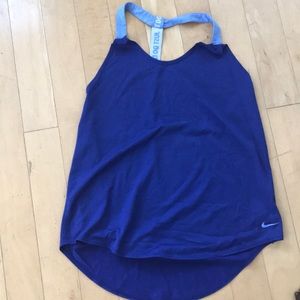 Nike tank size M